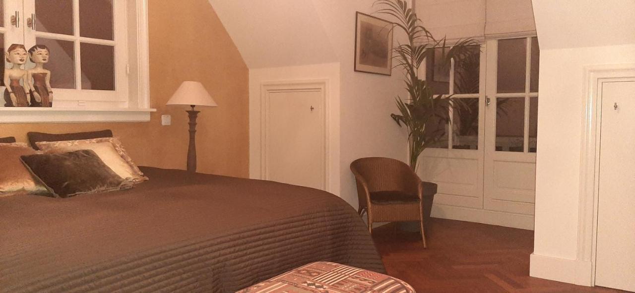 Bed and Breakfast Huize Koempoelan Naarden Exterior foto