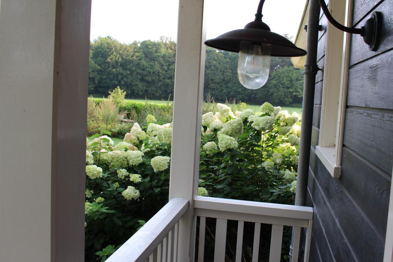 Bed and Breakfast Huize Koempoelan Naarden Exterior foto