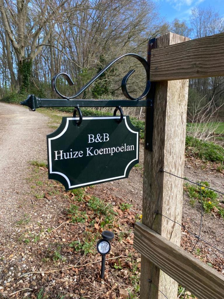 Bed and Breakfast Huize Koempoelan Naarden Exterior foto