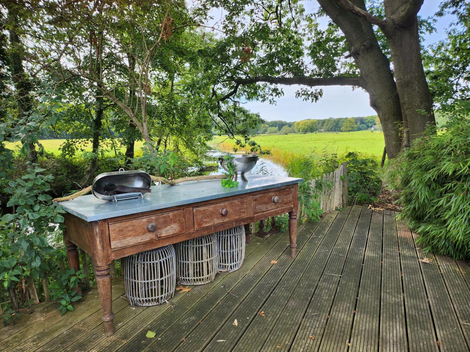 Bed and Breakfast Huize Koempoelan Naarden Exterior foto