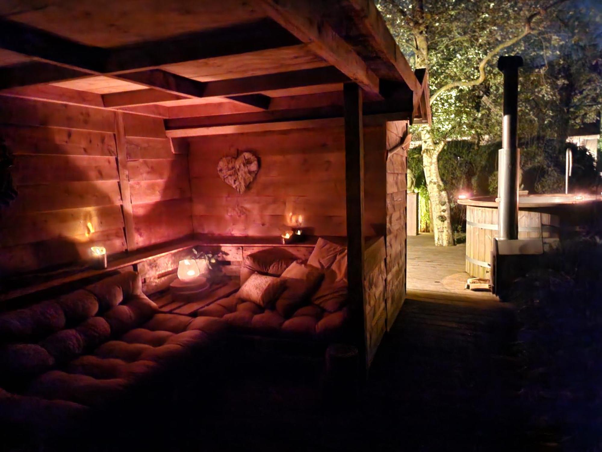 Bed and Breakfast Huize Koempoelan Naarden Exterior foto